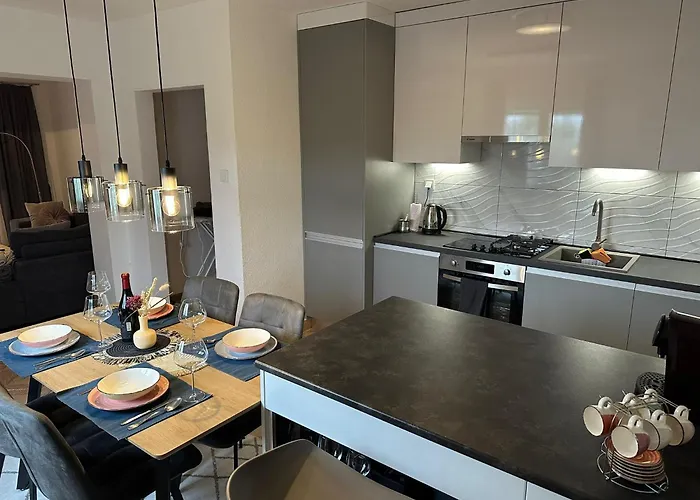 Spacious And Modern App With Big Terrace