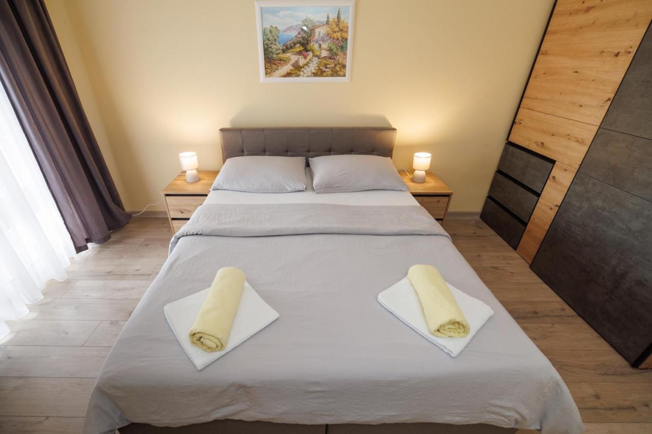 Apartment Spacious And Modern App With Big Terrace