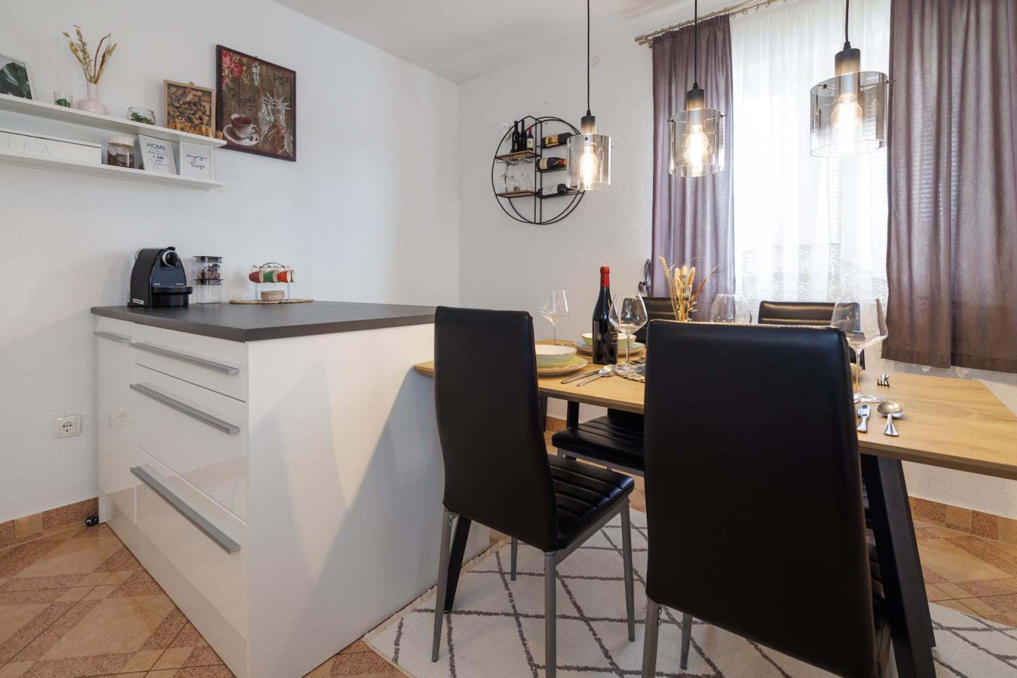 Spacious And Modern App With Big Terrace Malinska