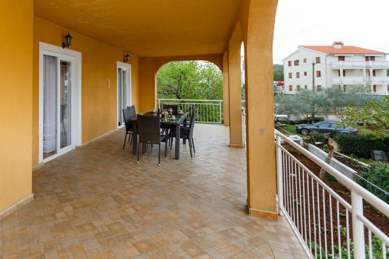 Spacious And Modern App With Big Terrace * Malinska
