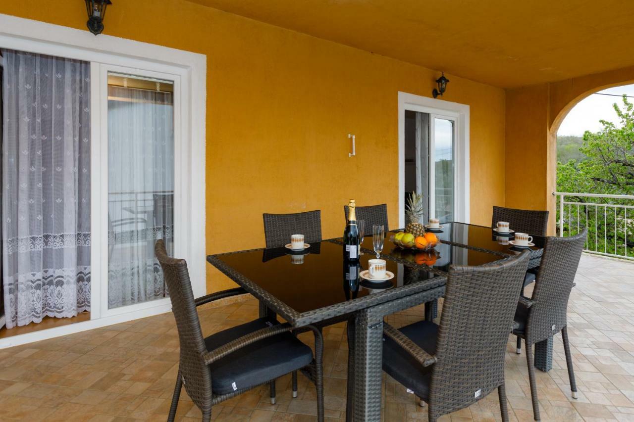 Spacious And Modern App With Big Terrace * Malinska