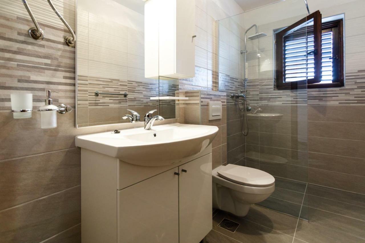 Apartment Spacious And Modern App With Big Terrace